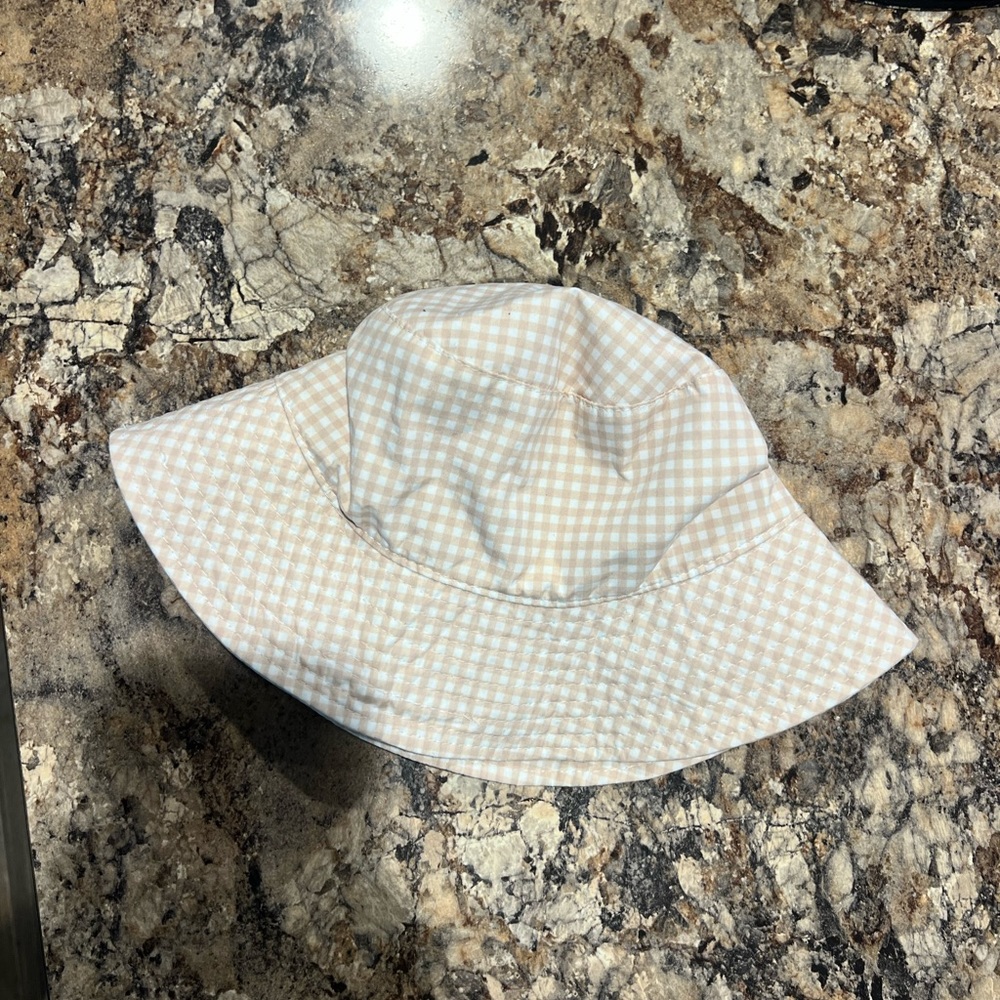 Bucket hat